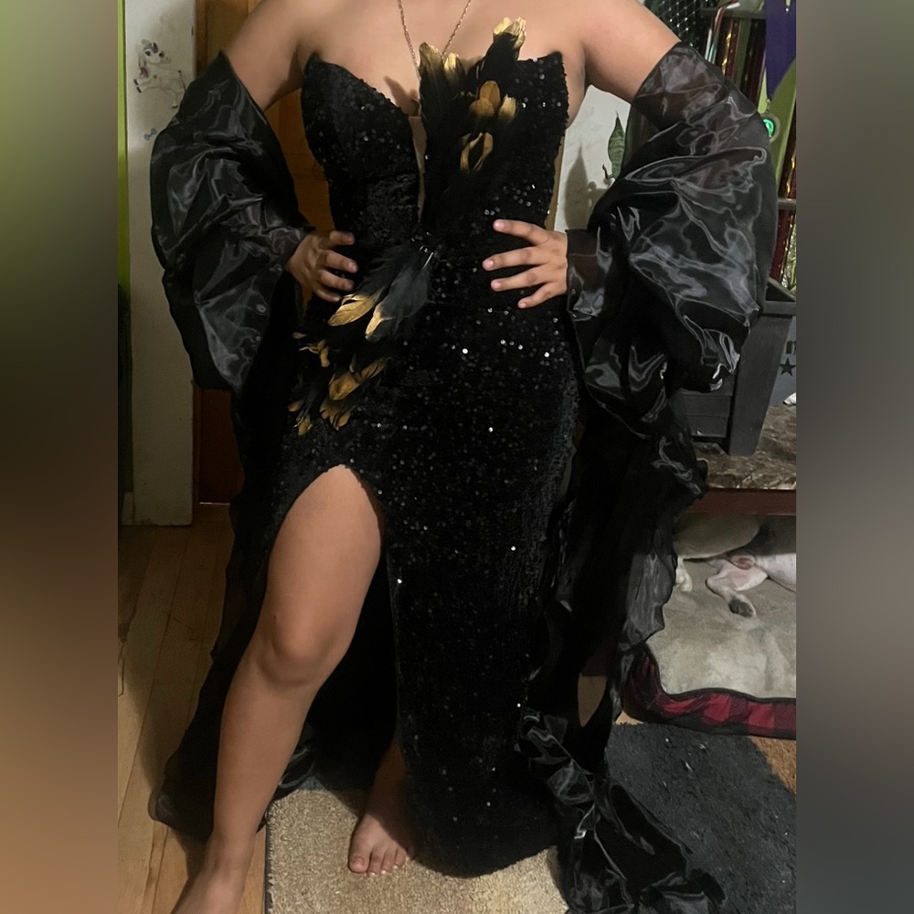 Elegant Black and Gold Prom Dress (including sleeve ribbons)